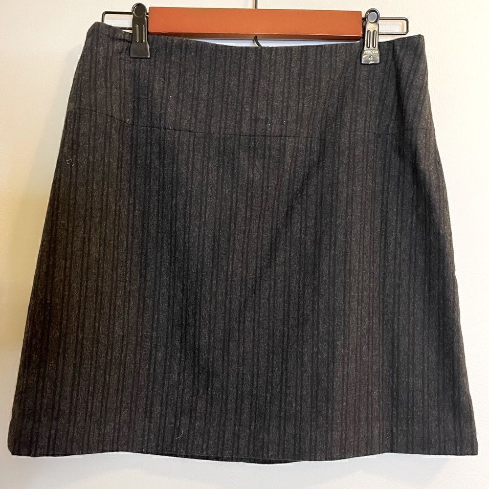 Banana Republic Skirt Wool Blend Above Knee Length Lined Size 4